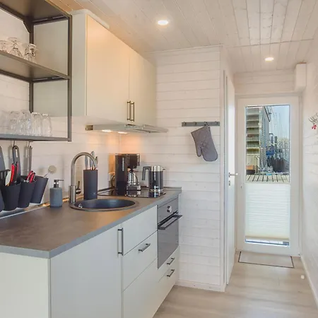 Hausboot - Svanehus Ferienhaus *