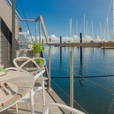 Ferienhaus Hausboot - Svanehus *