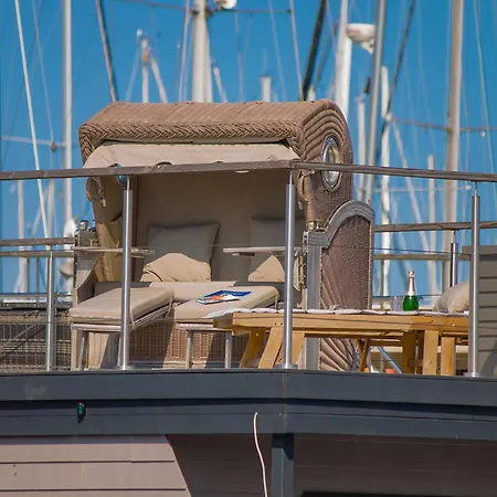 Hausboot - Svanehus Ferienhaus Heiligenhafen